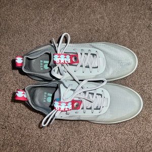 Bala 7.5 grey and white shoes perfect for 12 hour shifts.